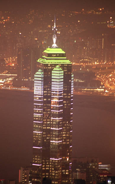 �r�N�g���A�s�[�N�E��i
(389�~620pixel,38.8KB)