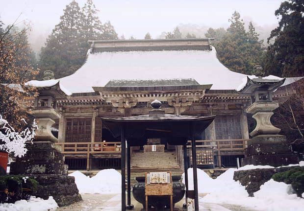 立石寺
(620×431pixel,53.5KB)