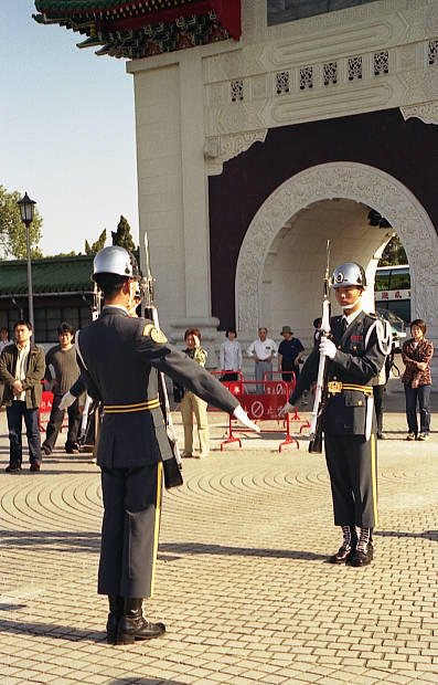 �����K
(397�~620pixel,60.9KB)